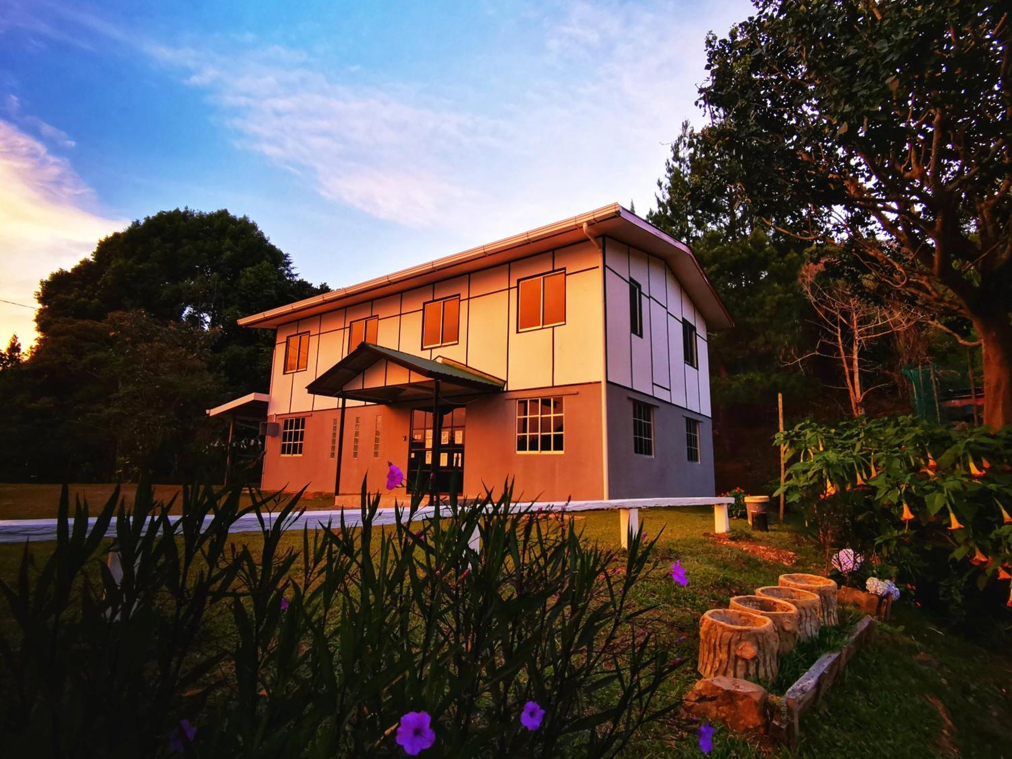 The Explorer Kampong Kundassan Exterior foto